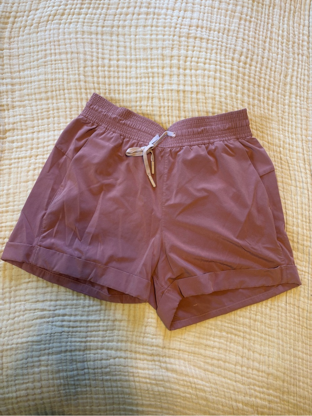 Lululemon Women's Mauve Drawstring Active Shorts